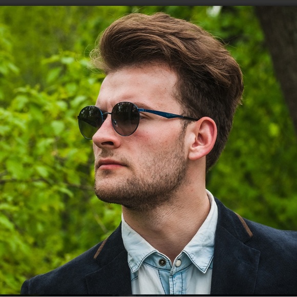 Ray-Ban 90s Style Metallic Silver Sunglasses with Dark Green Lenses - Picture 4 of 12